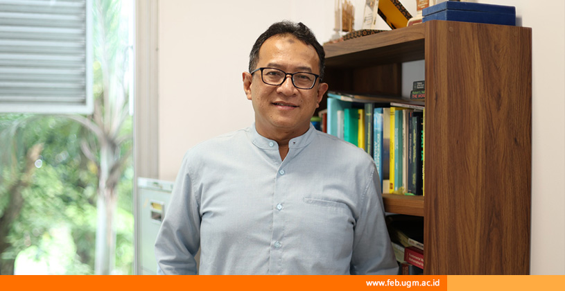 Dr. Elan Satriawan