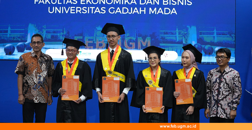 Pelepasan Wisuda Sarjana Periode Mei 2023