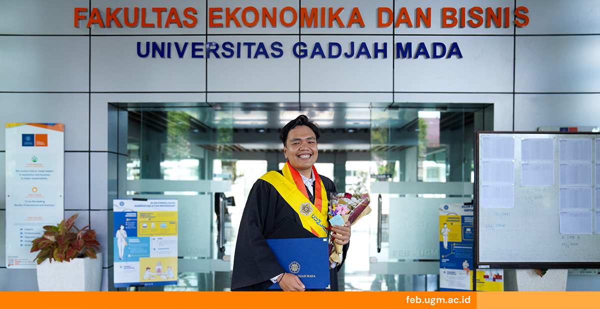 Perjalanan Akbar Rahul Muafan Menjadi Wisudawan Terbaik Fakultas Ekonomika dan Bisnis Universitas Gadjah Mada