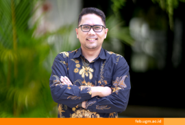 Wisnu Setiadi Nugroho, Kepala BK EQUITAS FEB UGM dan penulis artikel garis kemiskinan Indonesia