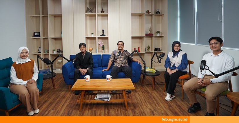 Dosen dan mahasiswa FEB UGM tampil dalam live streaming FEB Overview edisi program Magister Manajemen dan Ekonomika Pembangunan.