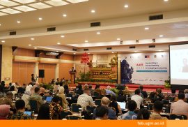 Suasana konferensi internasional AAEE 2025 di Bali yang dihadiri ratusan akademisi dari 17 negara, membahas akuntabilitas dan pembangunan berkelanjutan di negara berkembang.