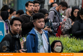 Kelas Menengah Menyusut, Mesin Mobilitas Sosial Melambat