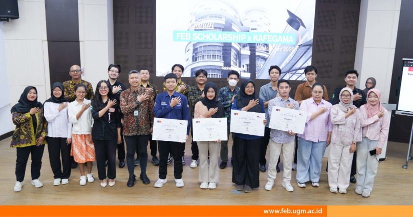 FEB UGM Berikan FEB Scholarship untuk Dukung Keberlanjutan Studi 31 Mahasiswa