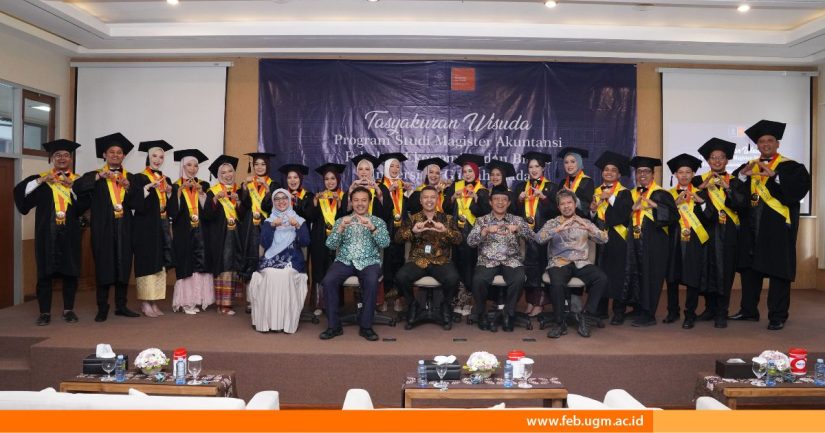 FEB UGM Luluskan 162 Wisudawan Program Pascasarjana