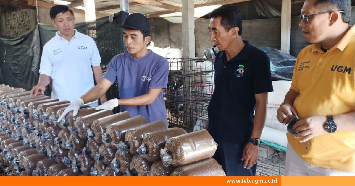 Staf Profesional Purna Tugas - Pelatihan Sablon dan Budidaya Jamur