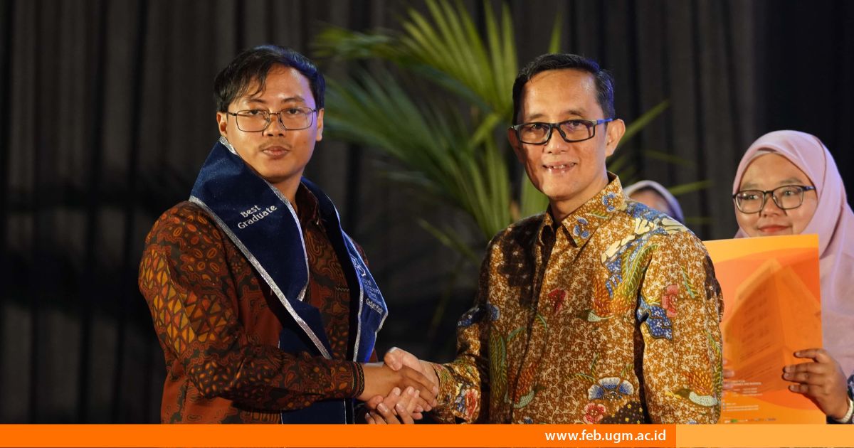 Perjalanan Aushaaf Rafif Keane Pribadi Raih Predikat Wisudawan Terbaik FEB UGM