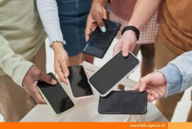 Ekonom FEB UGM Sebut Program Pembagian HP Gratis Perlu Dikaji Ulang